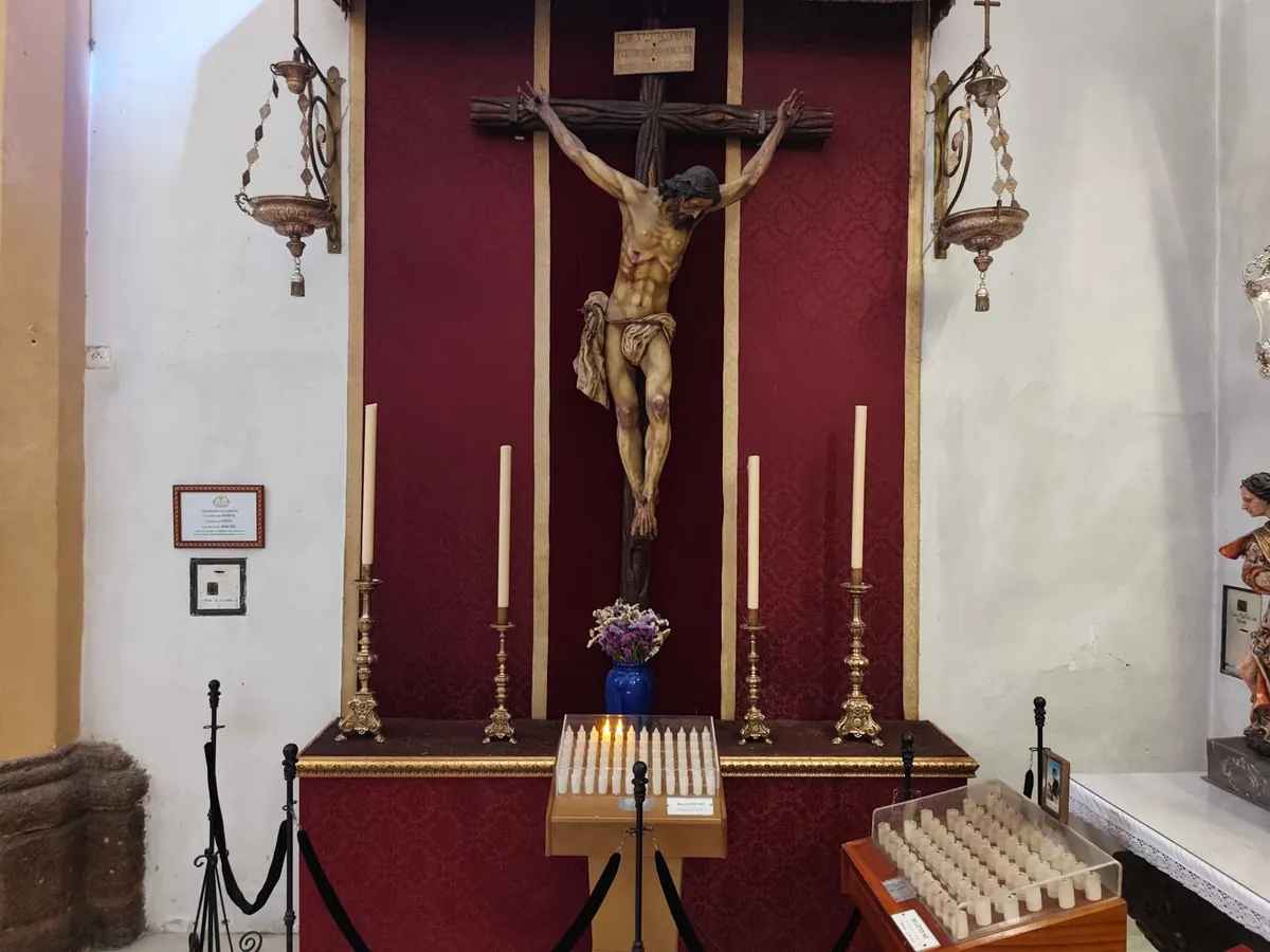 How to Decorate a Chapel Altar for a Wedding: Step-by-Step Guide